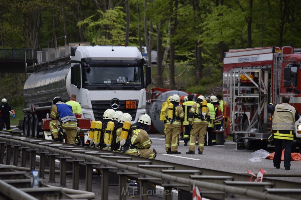 VU Gefahrgut LKW umgestuerzt A 4 Rich Koeln Hoehe AS Gummersbach P148.JPG - Miklos Laubert